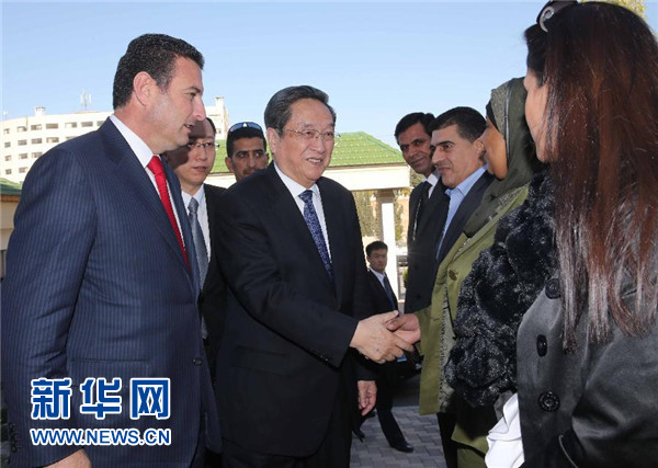 11月9日，正在約旦進(jìn)行正式友好訪問的全國(guó)政協(xié)主席俞正聲在安曼會(huì)見約旦眾議院代議長(zhǎng)薩法迪。 新華社記者 劉衛(wèi)兵 攝 