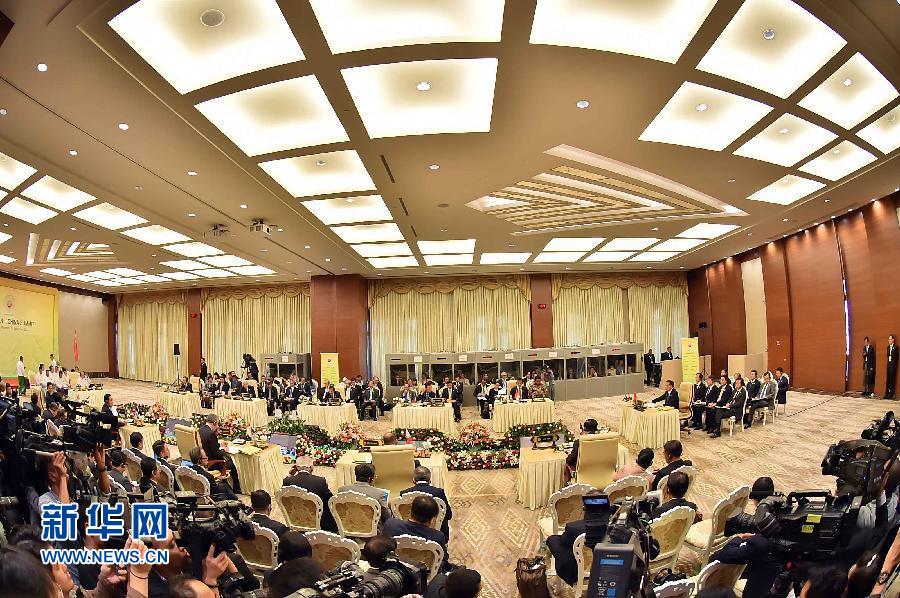 11月13日，中國國務院總理李克強在緬甸內比都出席第17次中國－東盟（10+1）領導人會議。 新華社記者 李濤 攝