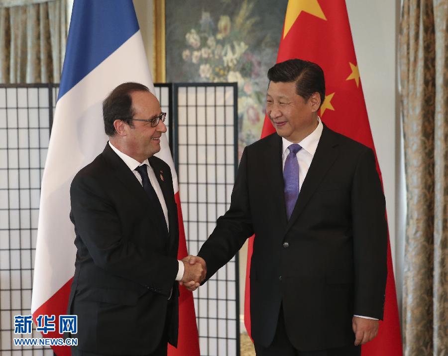 11月16日，國家主席習(xí)近平在澳大利亞布里斯班會(huì)見法國總統(tǒng)奧朗德。 新華社記者丁林?jǐn)z 