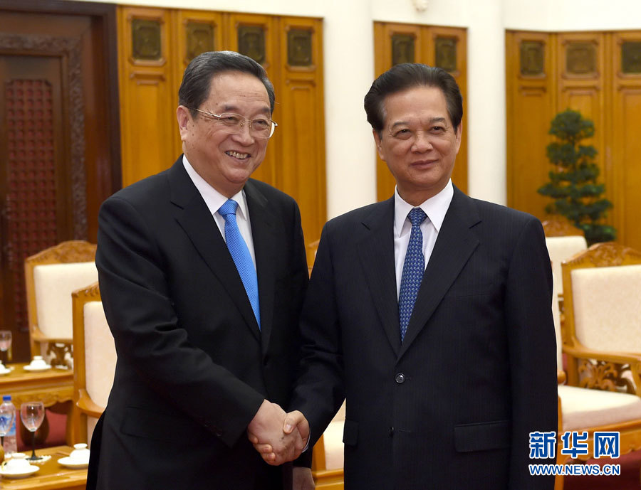 12月25日至27日，中共中央政治局常委、全國(guó)政協(xié)主席俞正聲對(duì)越南進(jìn)行正式訪問。這是12月26日，俞正聲在河內(nèi)會(huì)見越南政府總理阮晉勇。 新華社記者馬占成攝