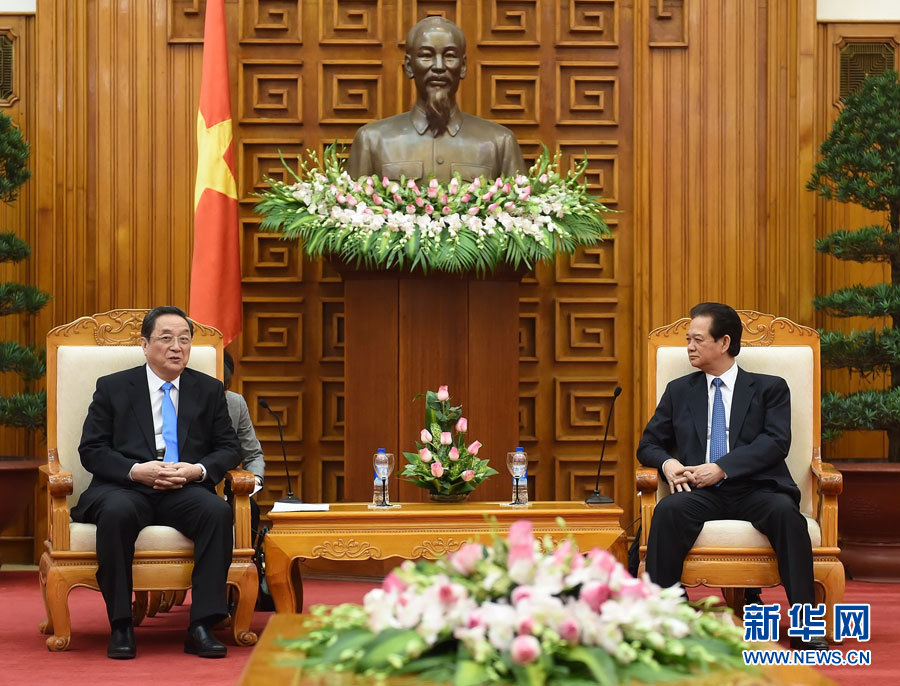 12月25日至27日，中共中央政治局常委、全國(guó)政協(xié)主席俞正聲對(duì)越南進(jìn)行正式訪問。這是12月26日，俞正聲在河內(nèi)會(huì)見越南政府總理阮晉勇。 新華社記者劉建生攝