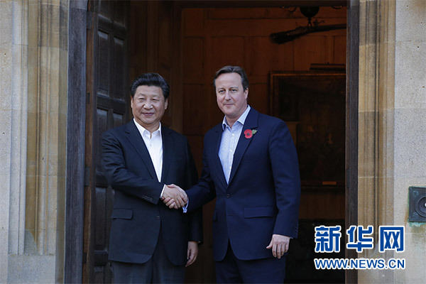 10月22日，國家主席習(xí)近平在契克斯首相鄉(xiāng)間別墅同英國首相卡梅倫再次會晤。新華社記者 鞠鵬 攝