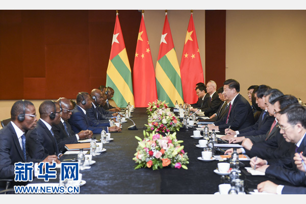 12月3日，國家主席習近平在約翰內斯堡會見多哥總統(tǒng)福雷。新華社記者 謝環(huán)馳 攝 