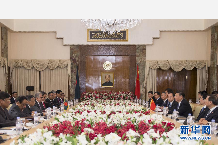 10月14日，國家主席習(xí)近平在達(dá)卡會見孟加拉國總統(tǒng)哈米德。新華社記者謝環(huán)馳攝 