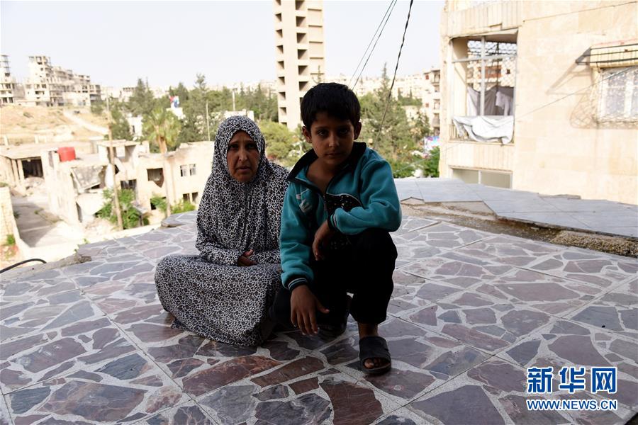 （國際&middot;圖文互動）（9）上學(xué)夢何處安放&mdash;&mdash;敘利亞女孩阿明娜的危樓生活