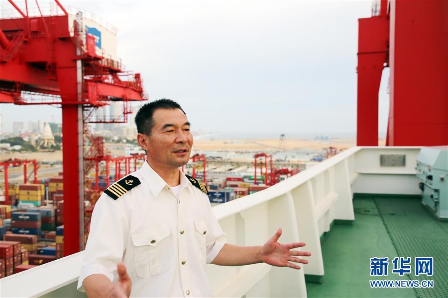 （國(guó)際&middot;圖文互動(dòng)）（3）&ldquo;一帶一路&rdquo;乘長(zhǎng)風(fēng)　時(shí)隔四年又重逢&mdash;&mdash;記&ldquo;中遠(yuǎn)荷蘭&rdquo;號(hào)再次停靠科倫坡港