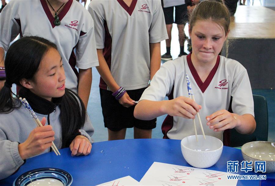 （國際&middot;圖文互動(dòng)）（4）通訊：&ldquo;Kia Ora，都來吧，漢語學(xué)習(xí)發(fā)了芽&rdquo;&mdash;&mdash;新西蘭羅托魯阿初級(jí)中學(xué)中文助教的夢想