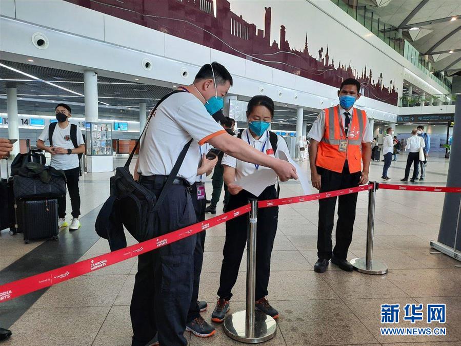 （國際疫情&middot;圖文互動）（1）&ldquo;工作忙碌又細(xì)致，經(jīng)驗豐富又專業(yè)&rdquo;&mdash;&mdash;一名柬埔寨青年眼中的中國援柬抗疫醫(yī)療專家組