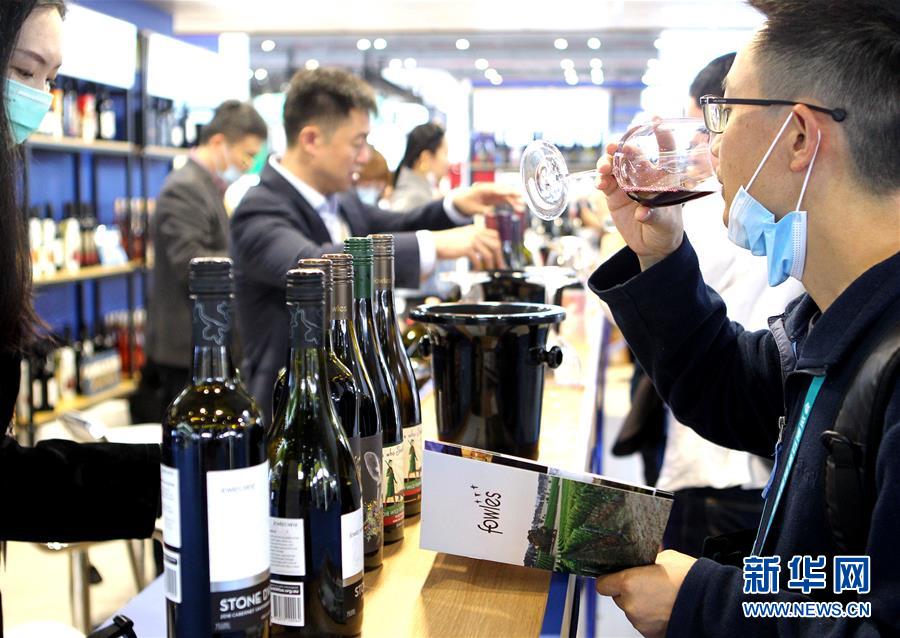 （第三屆進博會&middot;圖文互動）（11）全球&ldquo;寶藏級&rdquo;美食薈萃&mdash;&mdash;進博會食品及農(nóng)產(chǎn)品館遍藏世間珍饈